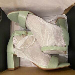 Naturalizer Vera in spring mint color